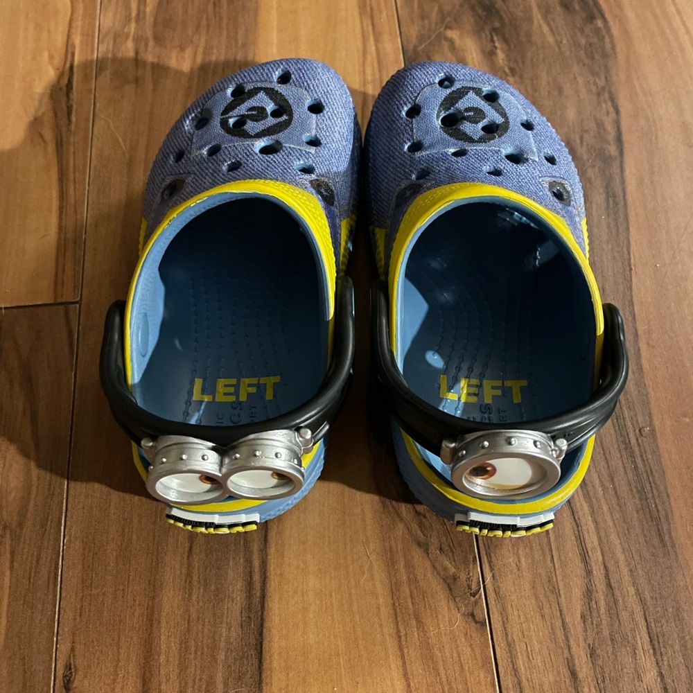 CROCS Kids Blue and Yellow Minion Slippers